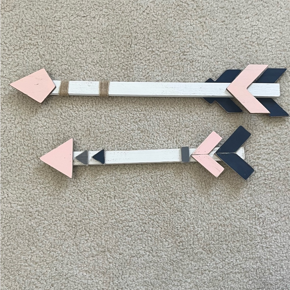 Hobby Lobby brand arrows: both are included
